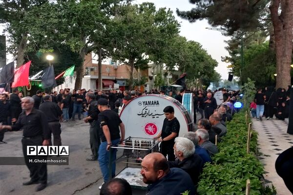 شور عزاداری در شب عاشورای حسینی طنین انداز شد