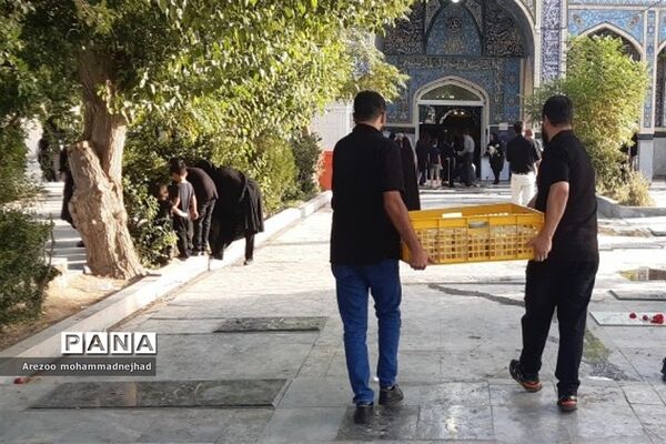 حضور مردم شهرستان قرچک، کنار عزیزان آسمانی‌ در روز دهم ماه محرم