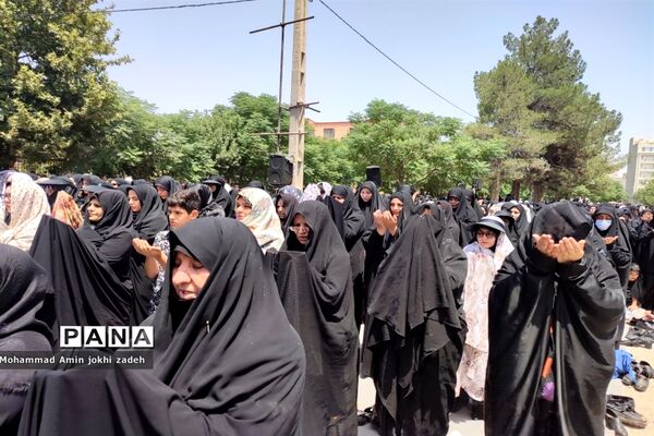 برگزاری عزاداری ظهر عاشورا حسینی در شهرستان رباط‌کریم
