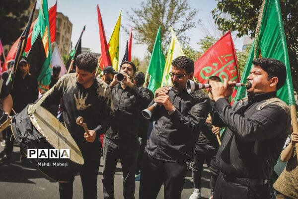 آیین سنتی «گِل مالی» لرستانی‌‎های مقیم تهران