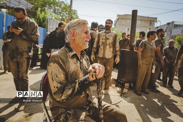 آیین سنتی «گِل مالی» لرستانی‌‎های مقیم تهران