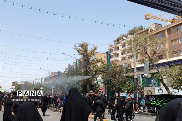 آیین زنجیر‌زنی و سینه‌زنی در روز عاشورای حسینی