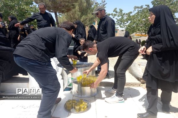 آیین 100 ساله زنجیر زنی در روستای جاغرق