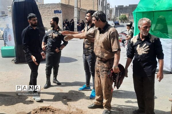 آیین سنتی «گِل مالی» لرستانی‌های ساکن حسن آباد فشافویه