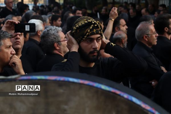 مراسم عزاداری دستجات حسینی در استانداری آذربایجان شرقی