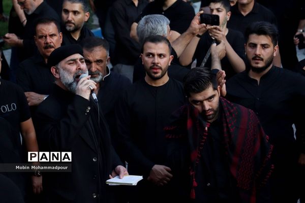 مراسم عزاداری دستجات حسینی در استانداری آذربایجان شرقی