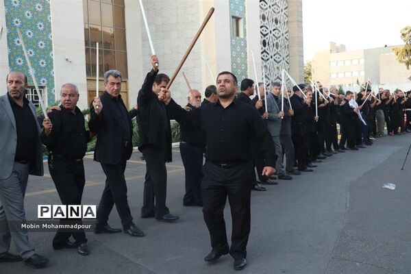 مراسم عزاداری دستجات حسینی در استانداری آذربایجان شرقی