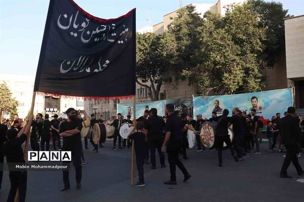 مراسم عزاداری دستجات حسینی در استانداری آذربایجان شرقی