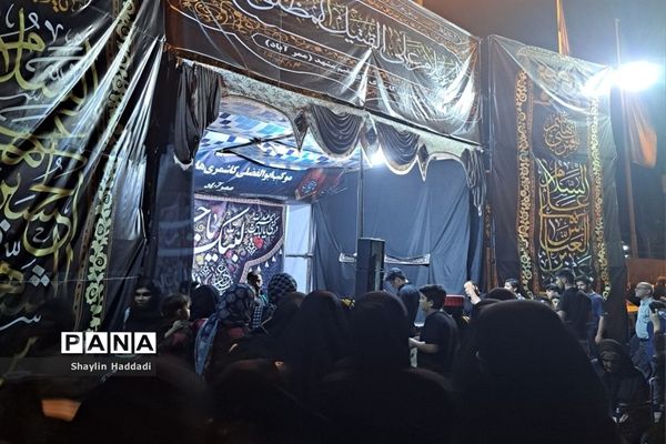 برگزاری مراسم پذیرایی خیابانی در موکب‌های مشهد