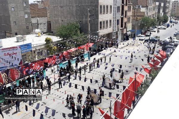 سوگواری مردم بهارستانی در روز عاشورای حسینی