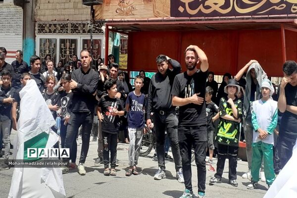سوگواری مردم بهارستانی در روز عاشورای حسینی