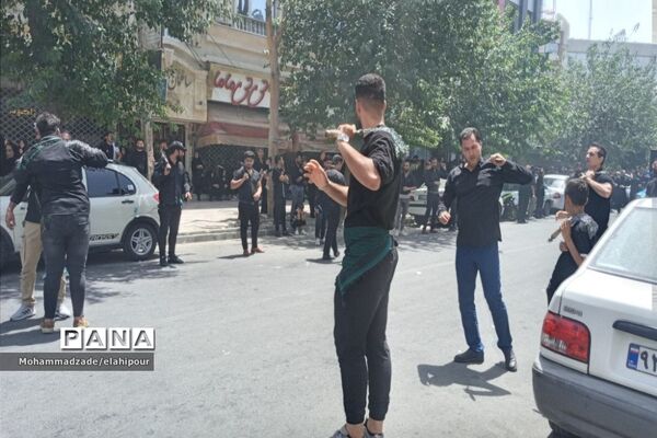 سوگواری مردم بهارستانی در روز عاشورای حسینی
