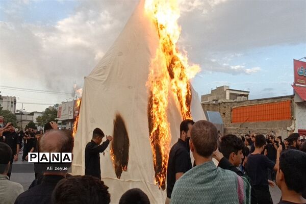مراسم خیمه سوزان ،ظهر عاشورا در مصلی مشهد مقدس