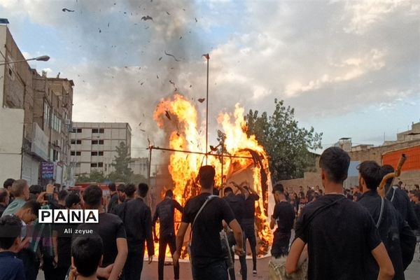 مراسم خیمه سوزان ،ظهر عاشورا در مصلی مشهد مقدس