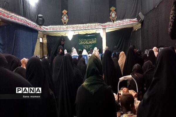 مراسم ظهر عاشورا در مسجد امام حسین(ع)