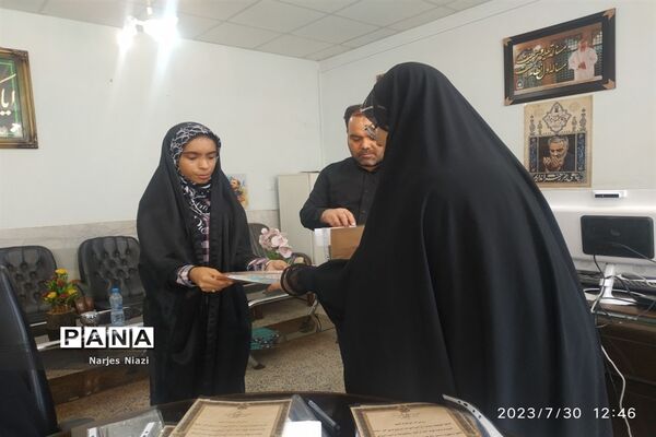 مراسم تقدیر از دانش‌آموزان دختر خبرنگار فعال پانا در شهرستان کاشمر