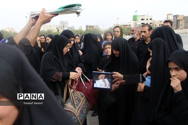 اعزام ۱۲۰ دانش‌آموز دختر زیارت‌اولی یزدی به مشهد مقدس