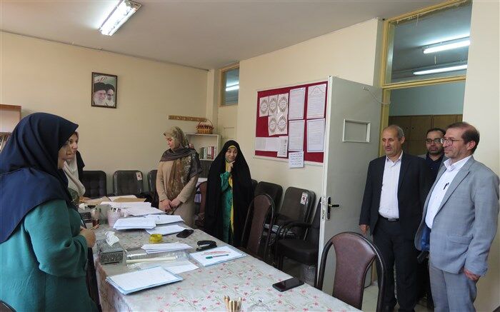 مدیر آموزش و پرورش منطقه ۸ تهران از  کانون ارزیابی آموزگاران بازدید کرد