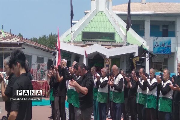 اقامه نماز ظهر و عصر عاشورا در محمودآباد