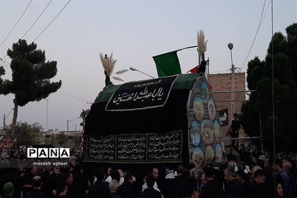 عاشورا، زمانی برای عاشقی زیر پرچم امام حسین(ع)