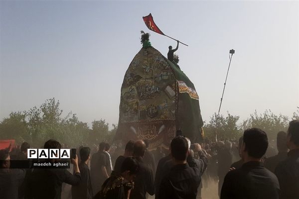 عاشورا، زمانی برای عاشقی زیر پرچم امام حسین(ع)