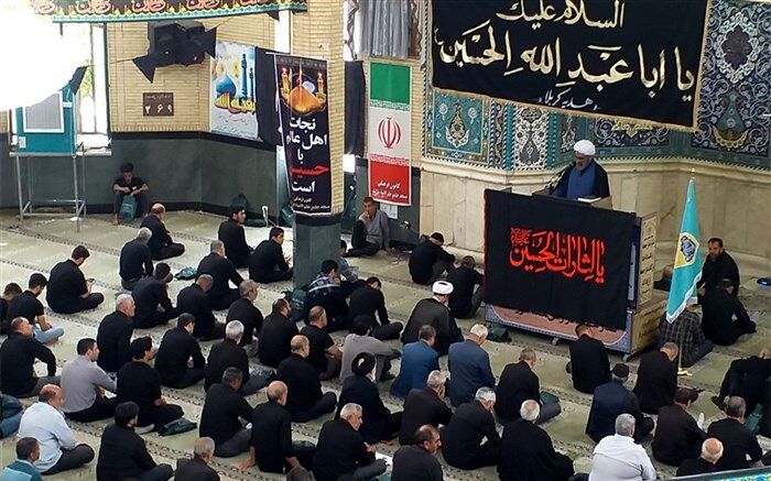 عاشورا درس بزرگ زندگی ما در جهت ترویج دین اسلام و انتقال آن به نسل‌های بعدی است 