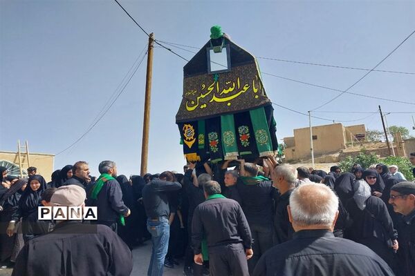 مراسم نخل‌گردانی  و شبیه‌خوانی  در روستای تاریخی وانشان استان اصفهان