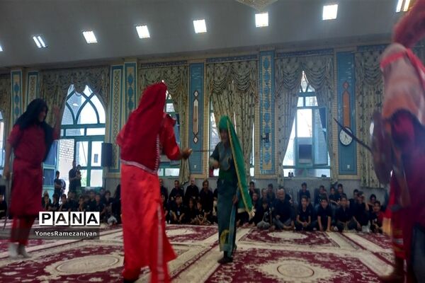 تعزیه‌خوانی روز عاشورا در روستای مزده خلیل‌آباد