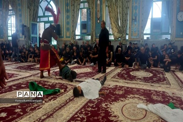 تعزیه‌خوانی روز عاشورا در روستای مزده خلیل‌آباد