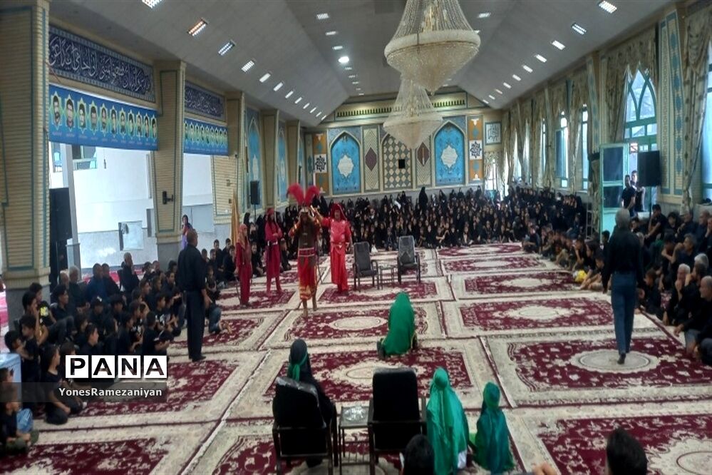 تعزیه‌خوانی روز عاشورا در روستای مزده خلیل‌آباد