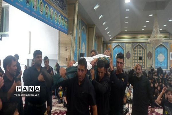 تعزیه‌خوانی روز عاشورا در روستای مزده خلیل‌آباد