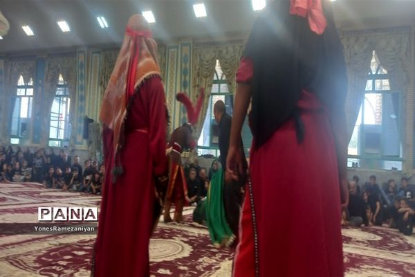 تعزیه‌خوانی روز عاشورا در روستای مزده خلیل‌آباد