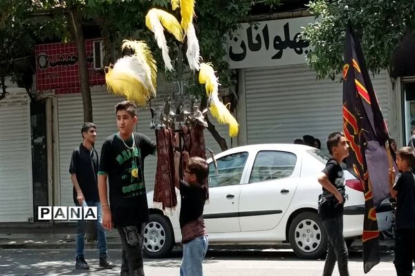 مراسم عزاداری ظهر روز عاشورای حسینی در ساری