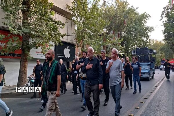 مراسم عزاداری ظهر روز عاشورای حسینی در ساری