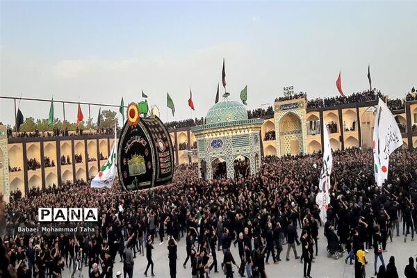 مراسم نخل‌برداری عصر عاشورا در حسینیه سفید شهرستان اشکذر