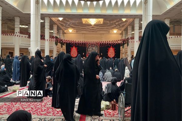 مراسم عزاداری و اقامه نماز ظهر روز عاشورا در حرم مطهر احمدبن موسی(ع)