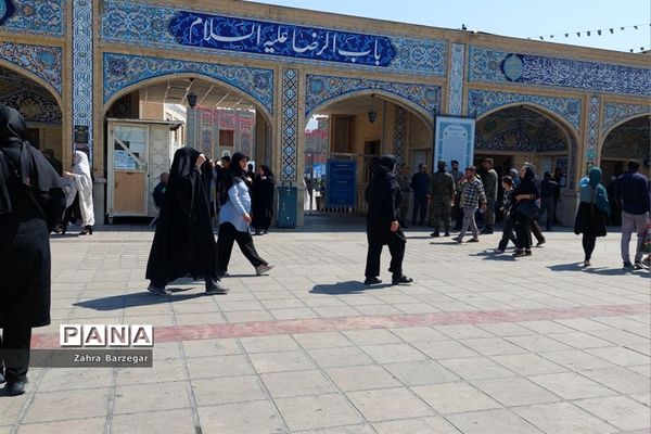 مراسم عزاداری و اقامه نماز ظهر روز عاشورا در حرم مطهر احمدبن موسی(ع)
