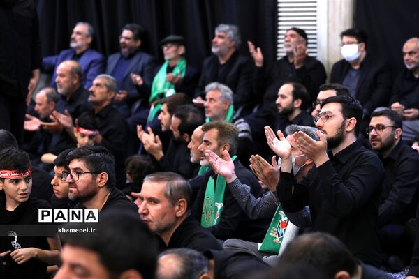 عزاداری شب تاسوعا با حضور رهبر انقلاب