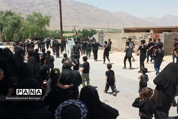 مراسم عزاداری و زنجیر‌زنی روز عاشورا در بوانات
