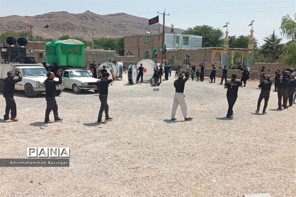 مراسم عزاداری و زنجیر‌زنی روز عاشورا در بوانات