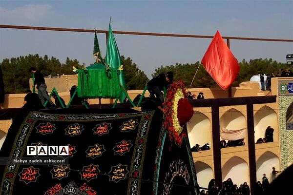 ‌عزاداری و نخل‌برداری مردم حسینی اشکذر در روز عاشورا
