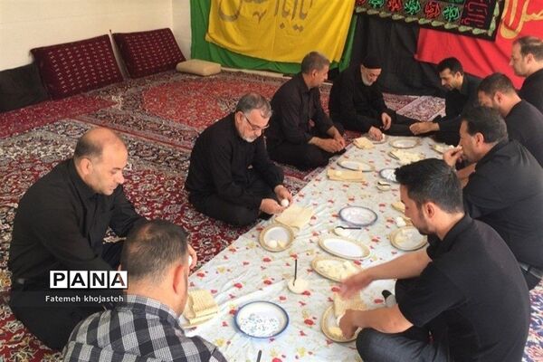 خدمت مردمان شهرستان قرچک به عزادارن حسینی در محرم