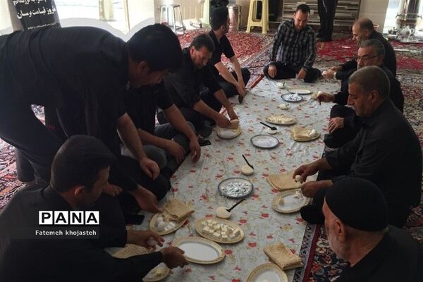 خدمت مردمان شهرستان قرچک به عزادارن حسینی در محرم