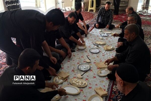خدمت مردمان شهرستان قرچک به عزادارن حسینی در محرم