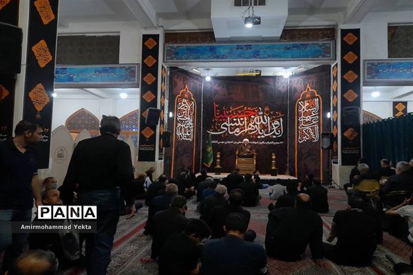 مراسم  عزاداری شام غریبان در حرم  مطهر علی بن حمزه(ع)