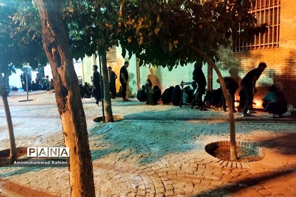 عزاداری شام غریبان در حرم مطهر سید‌علاءالدین حسین (ع)