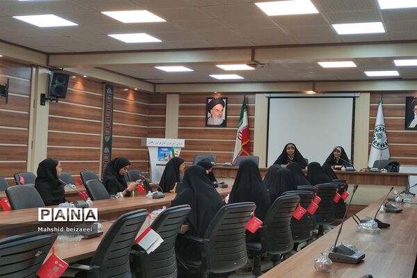 برگزاری اولین کارگاه مجری‌گری با حضور دبیر کارگروه دانش‌آموز زینب طلوع