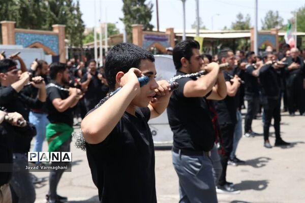 اقامه عزای سرور‌و‌سالار شهیدان در ظهر عاشورا