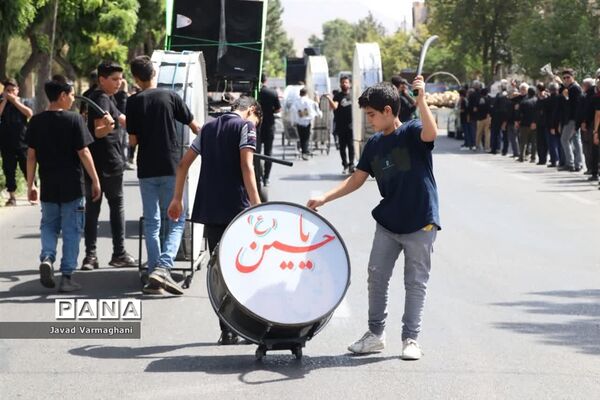 اقامه عزای سرور‌و‌سالار شهیدان در ظهر عاشورا