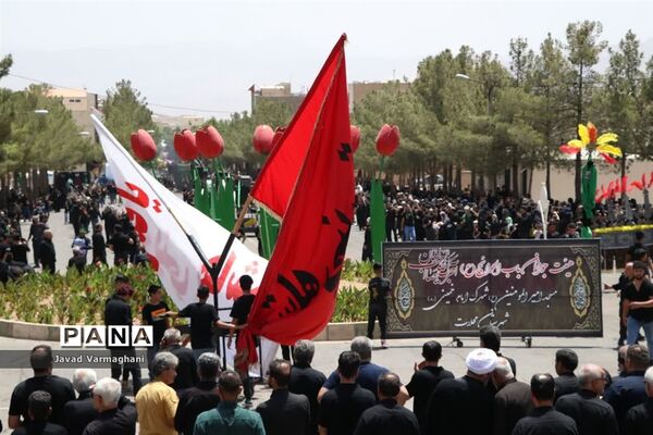 اقامه عزای سرور‌و‌سالار شهیدان در ظهر عاشورا